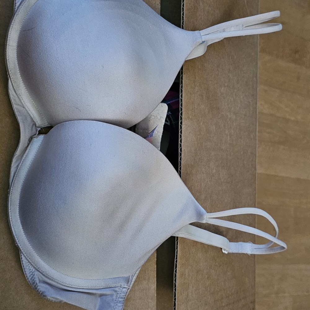 Victoria's Secret Very Sexy Classic White Bra